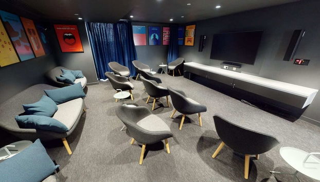 Coin salon dans le hall