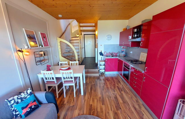 Red Villa With Shared Pool and Private Garden is the new Black on Lake Garda - Foto 11