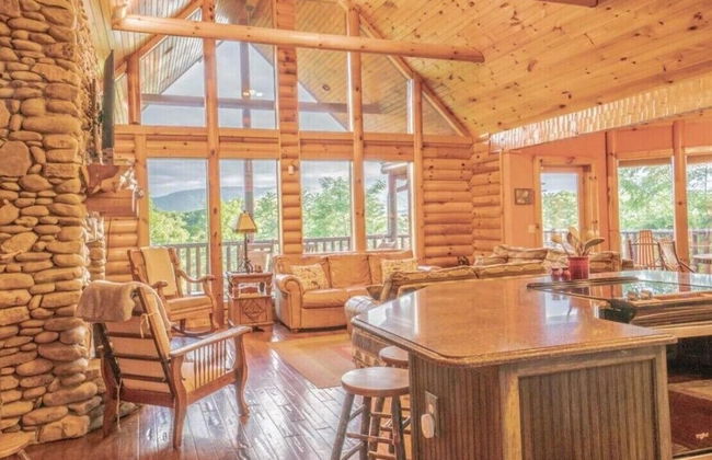 The Lodge - Photo 12