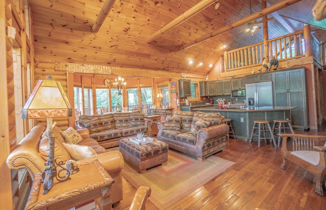 The Lodge - Photo 10