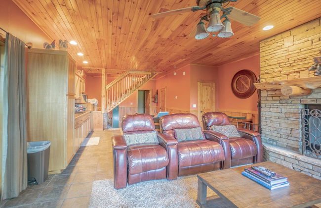 The Lodge - Photo 15