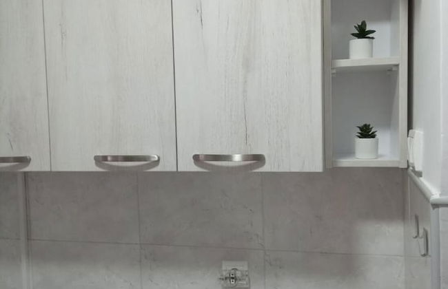 Charming Studio Apartment in Novi Pazar With City & Mountain Views - Foto 17