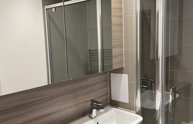 2 Bedroom Luxury Apartment in Barking - Foto 7