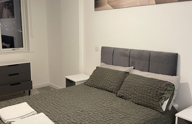 2 Bedroom Luxury Apartment in Barking - Foto 3