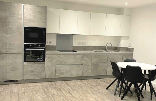 2 Bedroom Luxury Apartment in Barking - Foto 1