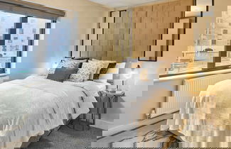 Foto 3 - Host Stay Chic Townhouse by the Docks