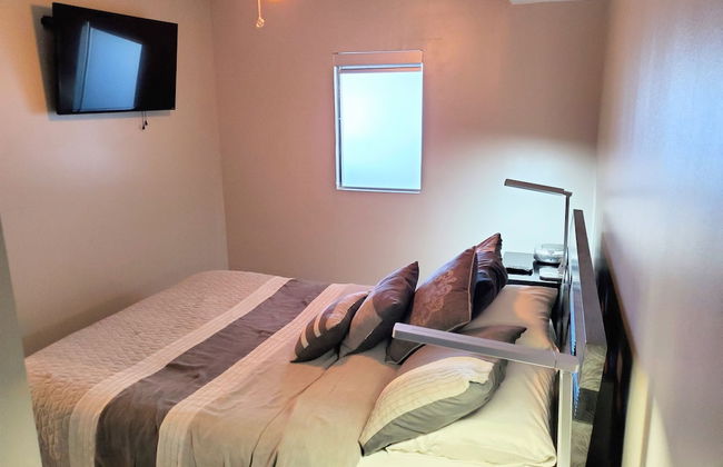 Alexander 718 3 Bedroom Apts by RedAwning - Photo 6