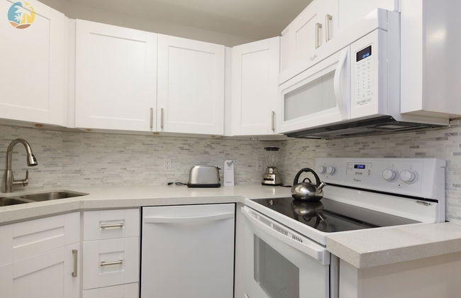 Alexander 718 3 Bedroom Apts by RedAwning - Photo 11