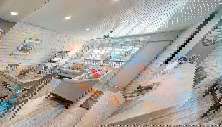 Foto 1 - Pour Me a Vacation Mins to Beach, Community Pool+tennis Court, Private Balcony