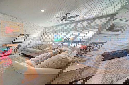 Foto 6 - Pour Me a Vacation Mins to Beach, Community Pool+tennis Court, Private Balcony