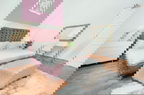 Foto 1 - Outstanding Massive Apartment With Character