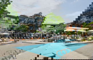 Photo 1 - River Park West Apartments By Barsala