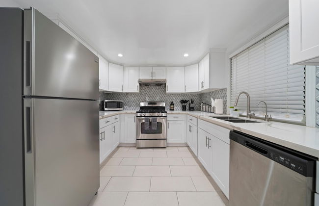 Marbella Lane Serene and Pristine Home - Foto 16