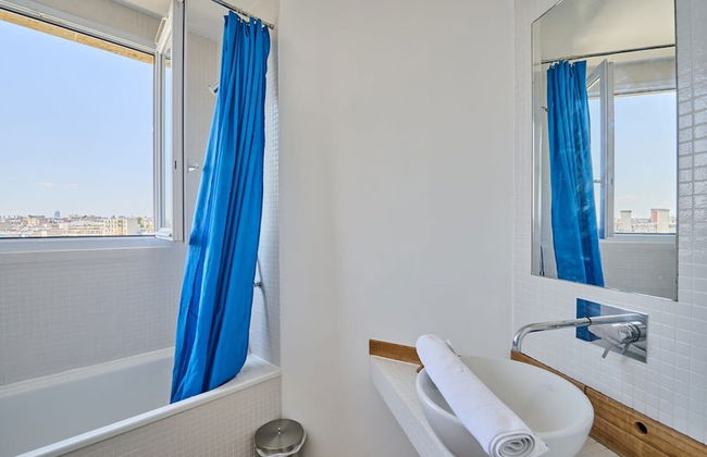 Sublime 2 Bedroom Flat Quai de Seine Eiffel Tower - Photo 17