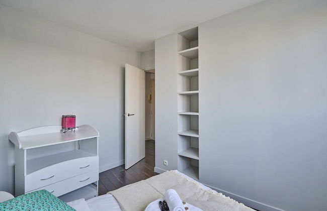 Sublime 2 Bedroom Flat Quai de Seine Eiffel Tower - Photo 4