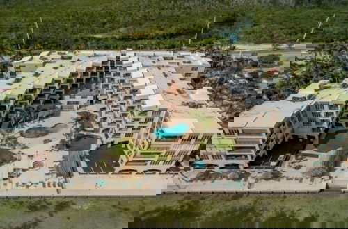 Foto 26 - This Oceanfront Condo Is Absolutely Beautiful. 2 Bedroom Condo by RedAwning