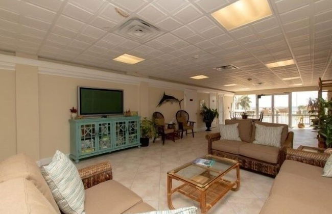This Oceanfront Condo Is Absolutely Beautiful. 2 Bedroom Condo by RedAwning - Foto 8