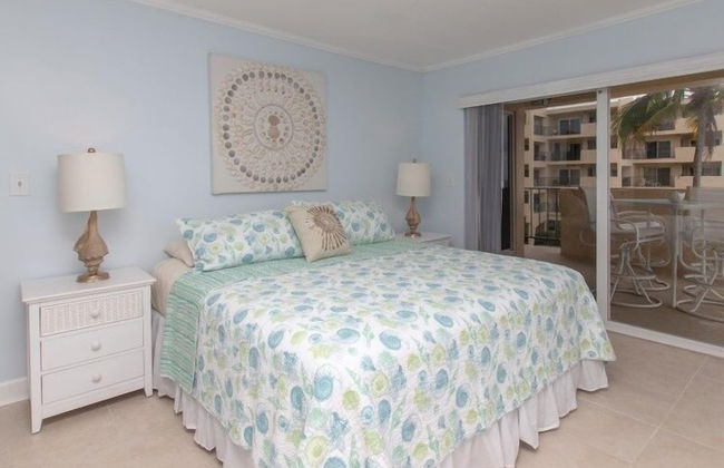 This Oceanfront Condo Is Absolutely Beautiful. 2 Bedroom Condo by RedAwning - Foto 3