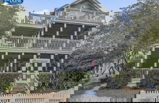 Foto 1 - Short Distance To The White Sandy Beaches, Rendezvous Main House + Carriage In Seaside 4 Bedroom Home by RedAwning
