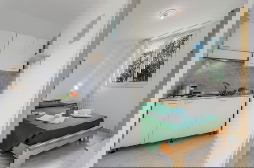 Foto 3 - Le Onde Apartment 5 With Pool and Sea