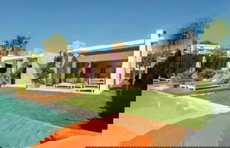 Foto 1 - Stunning Villa With Modern Appliances