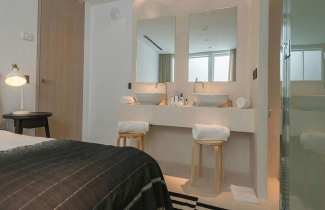 Stunning Villa With Modern Appliances - Photo 12