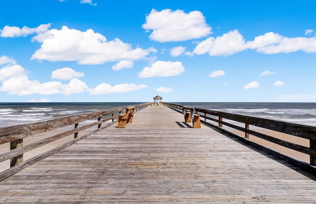 Fully Remodeled Condo with Atlantic Ocean View and Access to Private Fishing Pier by RedAwning - Foto 46