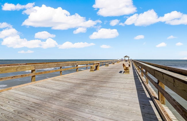 Fully Remodeled Condo with Atlantic Ocean View and Access to Private Fishing Pier by RedAwning - Foto 31