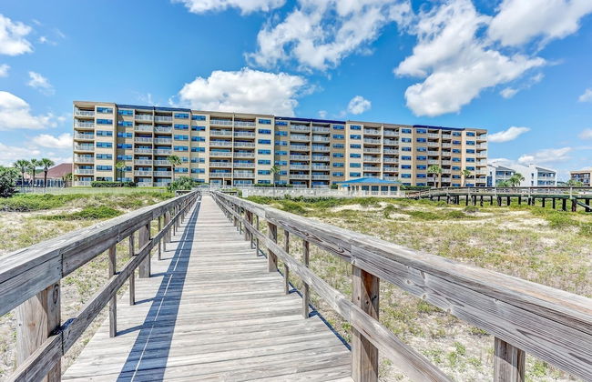 Comfy Upper Unit Condo to Enjoy the Beach or the Fishing by RedAwning - Foto 31