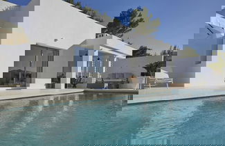 Photo 1 - Exquisite Villa With Parking Space