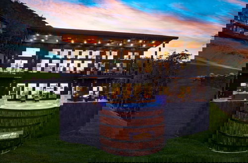 Foto 1 - Whiskey Ridge - Avantstay Panoramic Views Infinity Pool Hot Tub Game Room