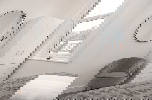 Foto 6 - Woodside Park 3 Bedroom Apt with Parking