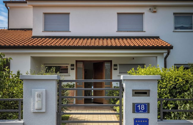 Terra Magica Deluxe Apartment OR Room with Private Parking, Terrace and Sea View - Foto 39