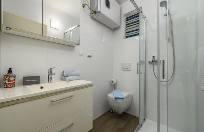 Apartment in Porec Near Sand Beach - Photo 13