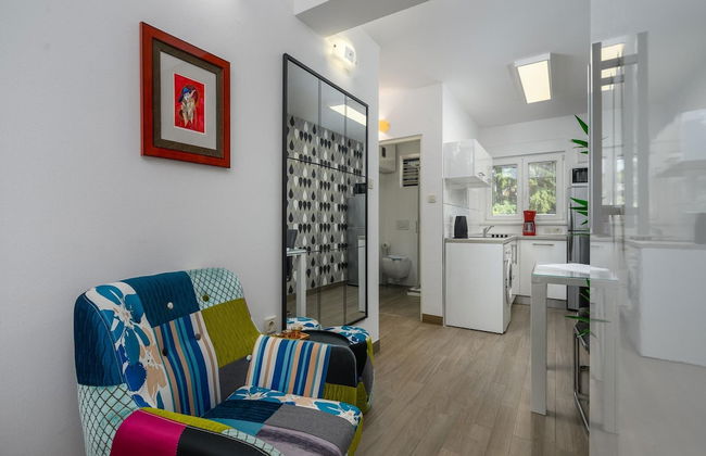 Apartment in Porec Near Sand Beach - Photo 9