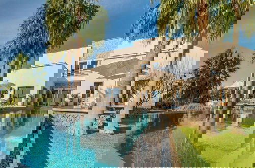 Foto 34 - Spacious Villa With Infinity Pool