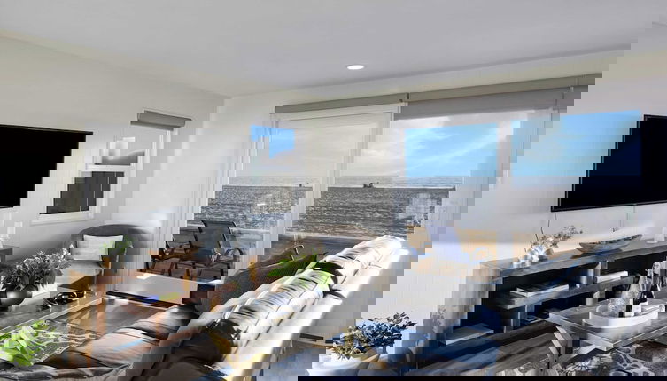 Foto 1 - Balboa Breeze by Avantstay Beachfront Retreat + Ocean View