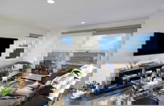 Foto 1 - Balboa Breeze by Avantstay Beachfront Retreat + Ocean View
