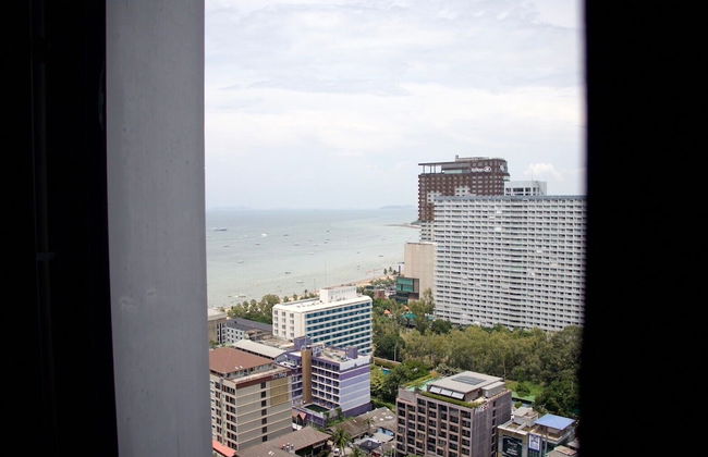 Sea View Edge Central Pattaya - Photo 37
