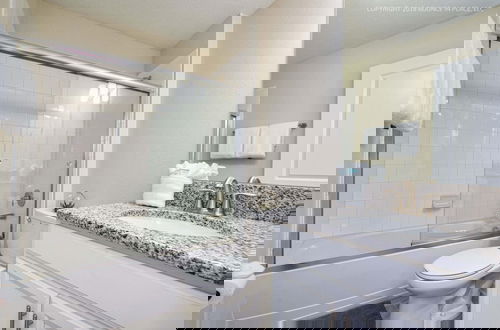 Foto 30 - Chic Home Themed Bedrooms Game Room Best Spot