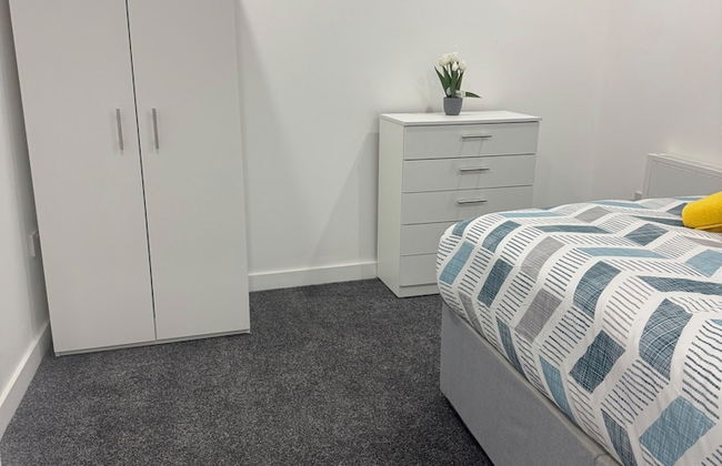1 Bed Flat - Sleeps 2 - Parking - Wifi - Photo 2