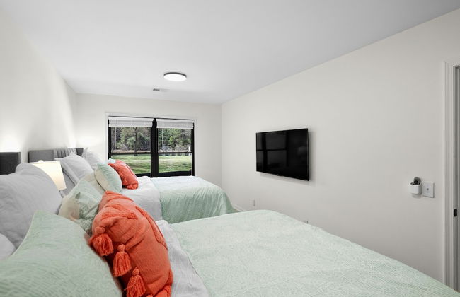 Knotty Pines by Avantstay Lake Views Renovated - Photo 50
