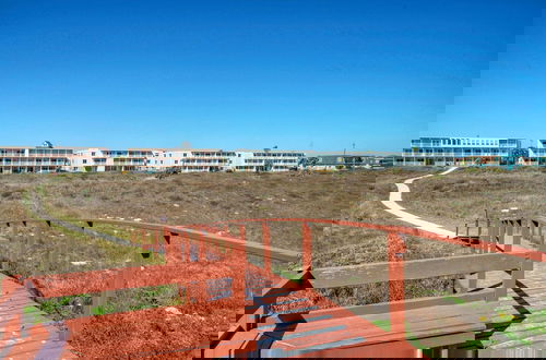 Foto 42 - Rise N Beach by Avantstay Beachfront w Pool