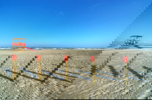 Foto 42 - Tranquil Tides by Avantstay 5 Minutes to Beach