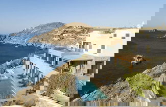 Foto 1 - Waterfront Villa With Private Pool
