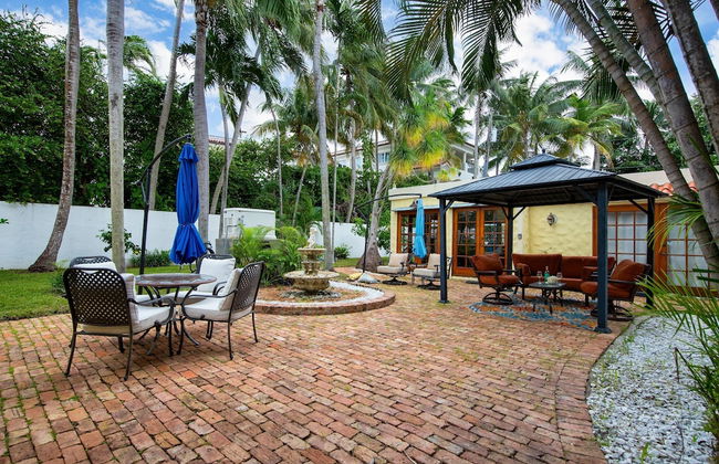 Las Olas Oasis by Avantstay Minutes to the Beach Hot Tub - Foto 1