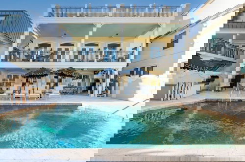 Photo 3 - Promenade by Avantstay Beach Front Mansion w Breathtaking Views Pool