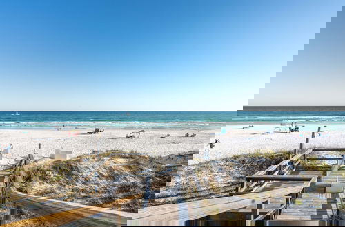 Photo 5 - Promenade by Avantstay Beach Front Mansion w Breathtaking Views Pool