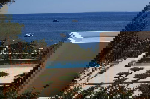 Foto 10 - Charming Villa With sea Views