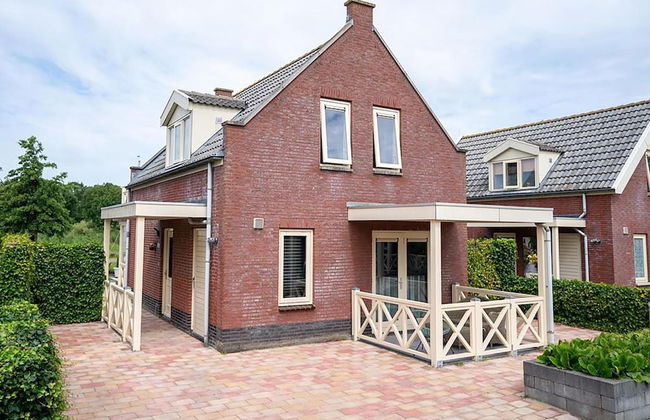 Bungalow by Water Near Rotterdam - Photo 1